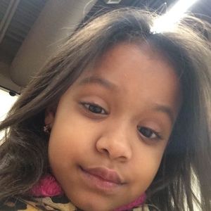 Meet your Posher, Yinela